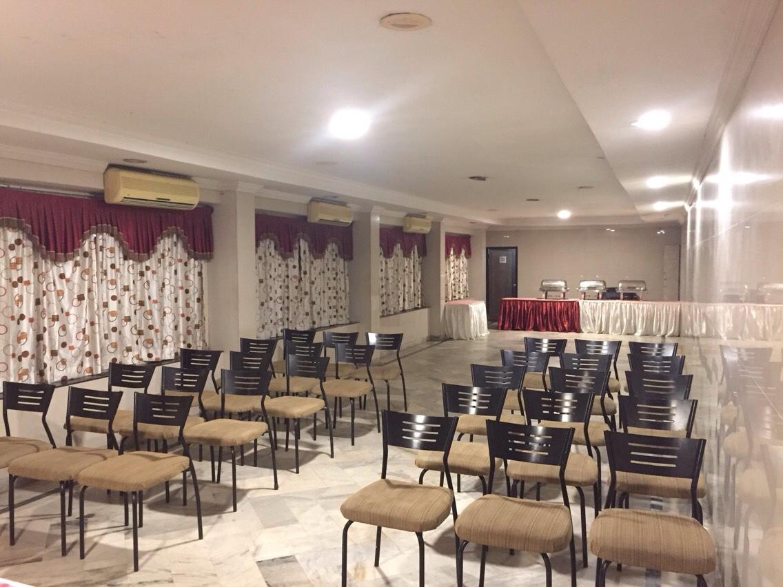 Sarovar Hotel فيساخاباتنام المظهر الخارجي الصورة
