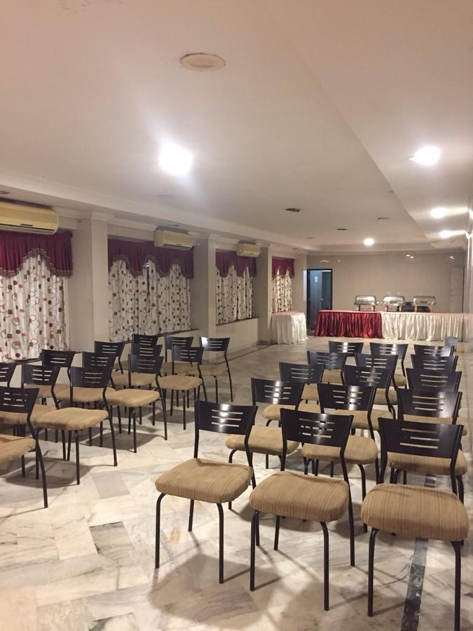 Sarovar Hotel فيساخاباتنام المظهر الخارجي الصورة