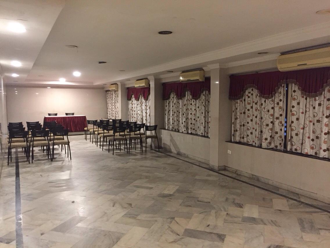 Sarovar Hotel فيساخاباتنام المظهر الخارجي الصورة