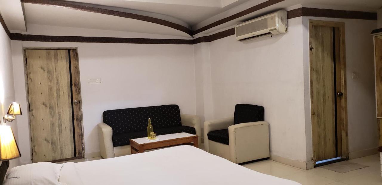 Sarovar Hotel فيساخاباتنام المظهر الخارجي الصورة