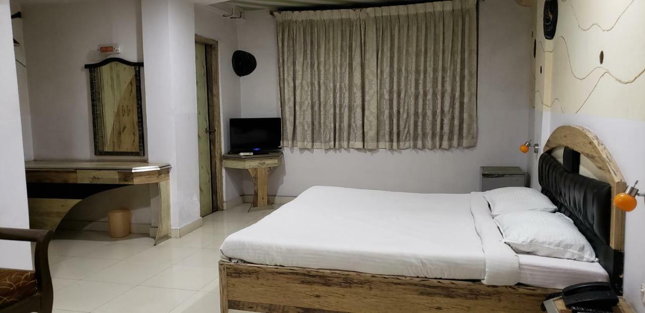 Sarovar Hotel فيساخاباتنام المظهر الخارجي الصورة